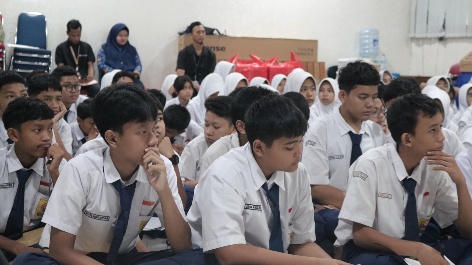 Roadshow Workshop Membaca Ke SMP Negeri 209 Jakarta